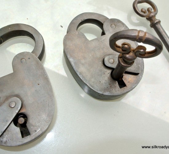 2 Padlocks Vintage stye antique look solid heavy brass aged key lock works 3" size 2 key
