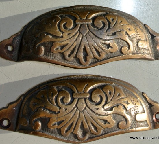 2 shell shape pulls handles solid brass vintage style 4"drawer heavy victorian