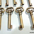 15 KEYS old stye vintage french antique look solid heavy brass aged key 70mm