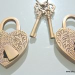 2 EMBOSSED 3" Vintage style antique "HEART LOVE PADLOCK " shape solid brass 2 keys heavy lock works