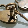 2 Vintage style antique "HEART LOVE " shape wedding Padlock solid brass 2 keys heavy lock works 3"