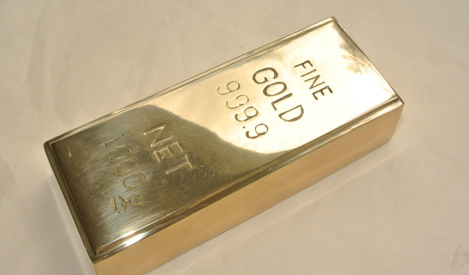 Золото 999 9. Fine Gold 999.9 подвеска. Fine Gold 999.9 uzb. Gold 999.9 Chocolate. Золото 999.9 фото.